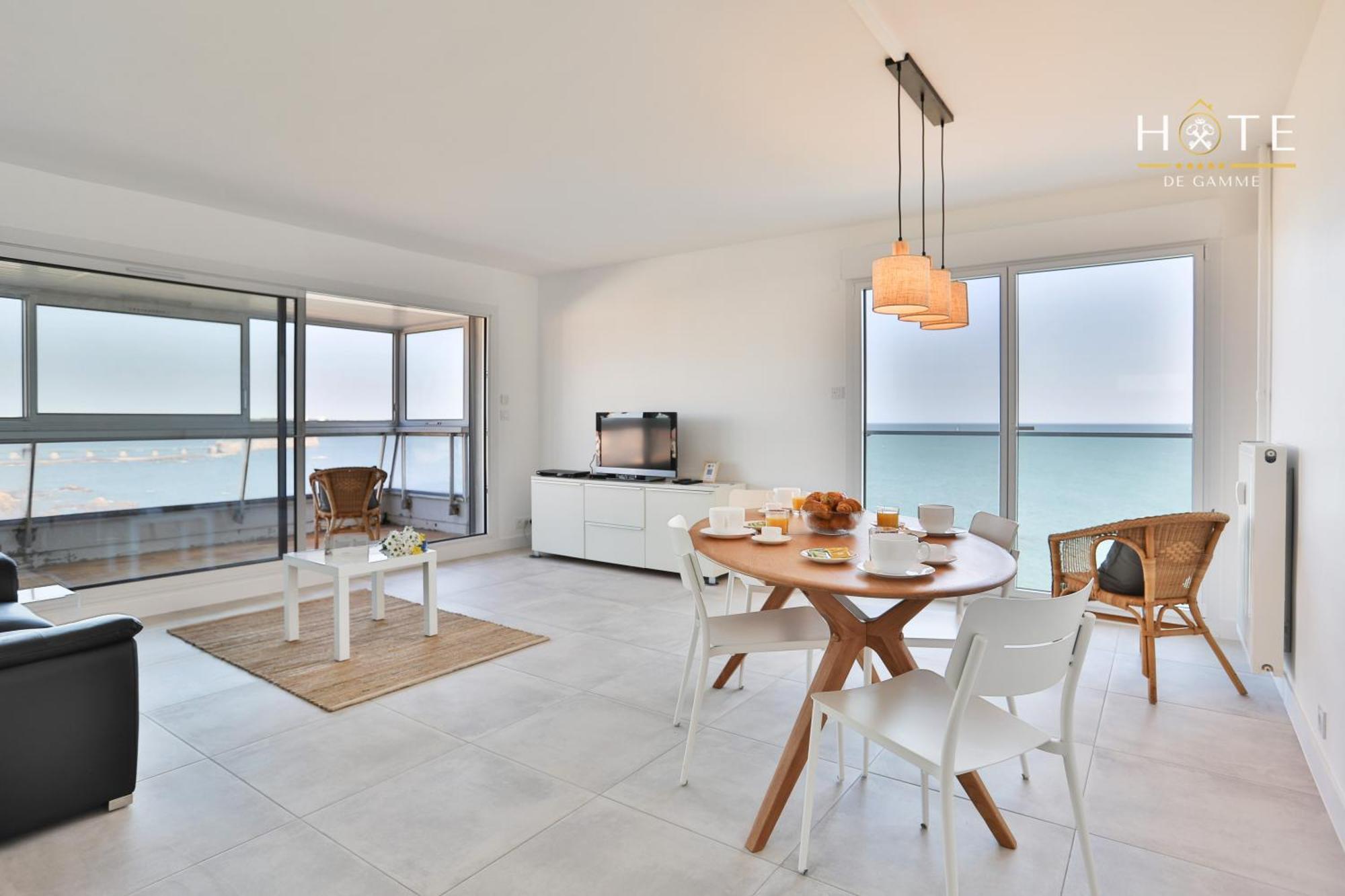 Appartement De Caractere, Superbe Vue Mer 280° La Chaume 외부 사진
