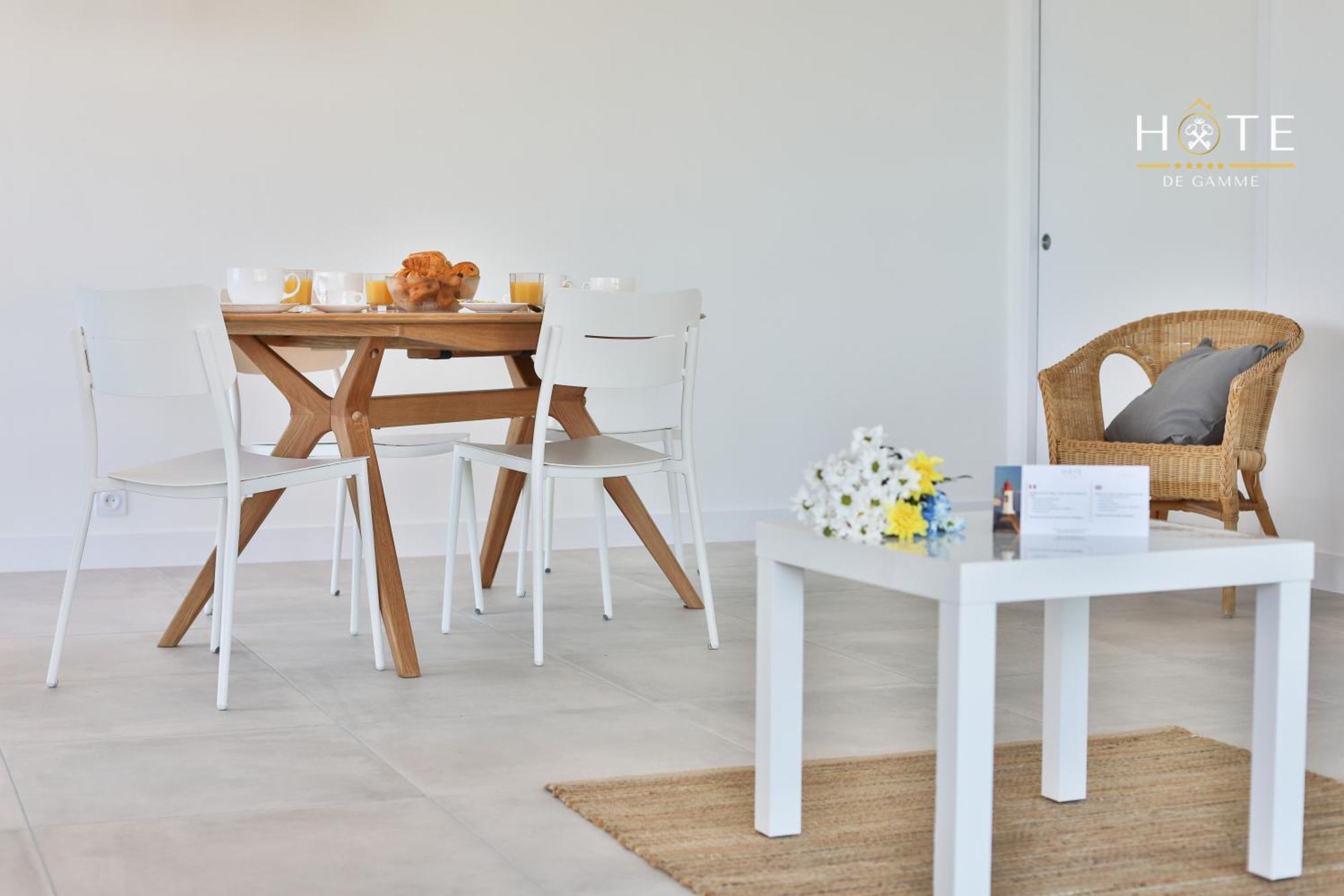 Appartement De Caractere, Superbe Vue Mer 280° La Chaume 외부 사진